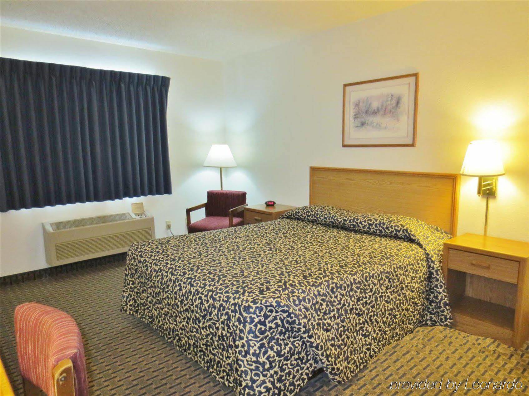 Rodeway Inn Hibbing Exterior photo