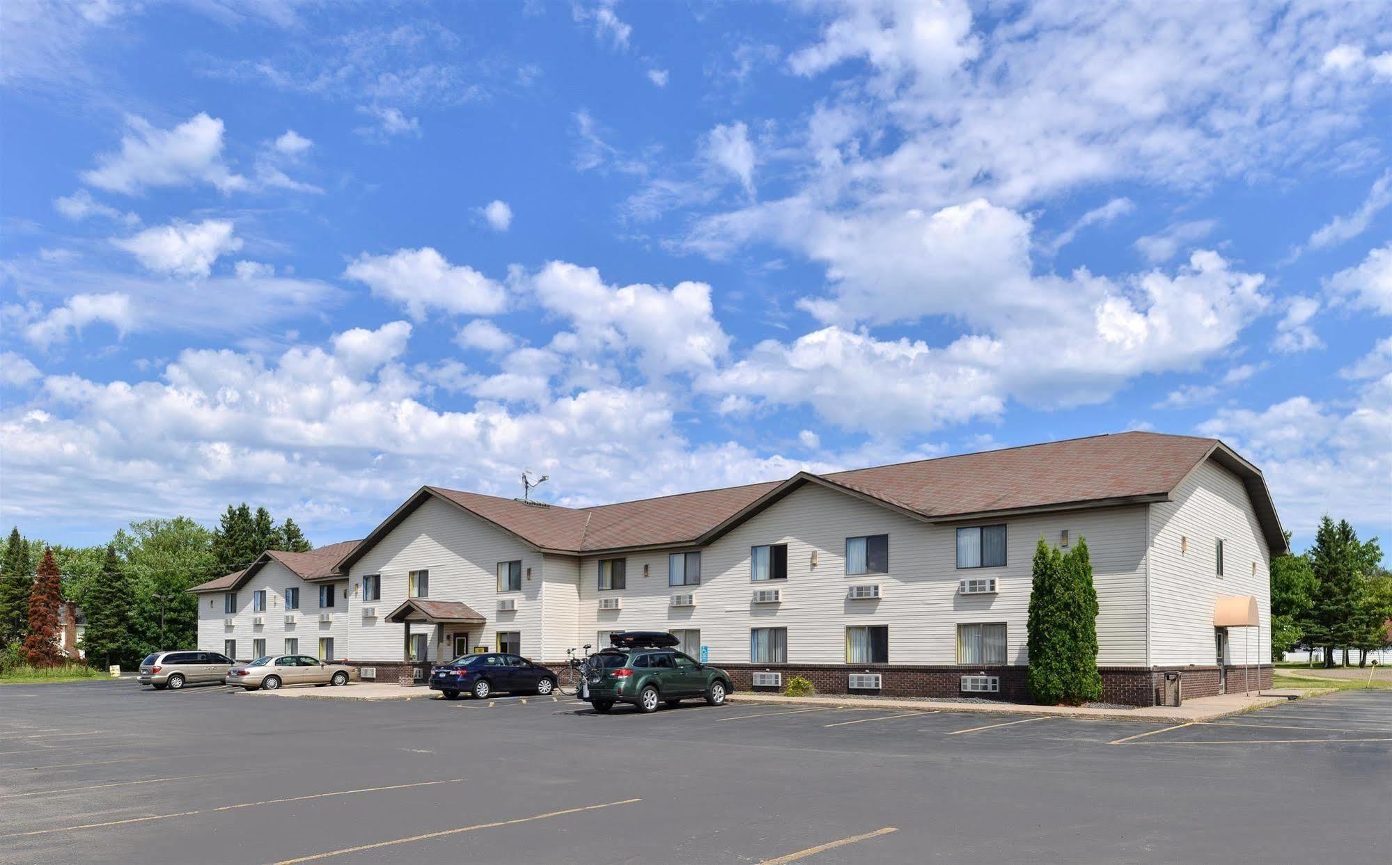 Rodeway Inn Hibbing Exterior photo