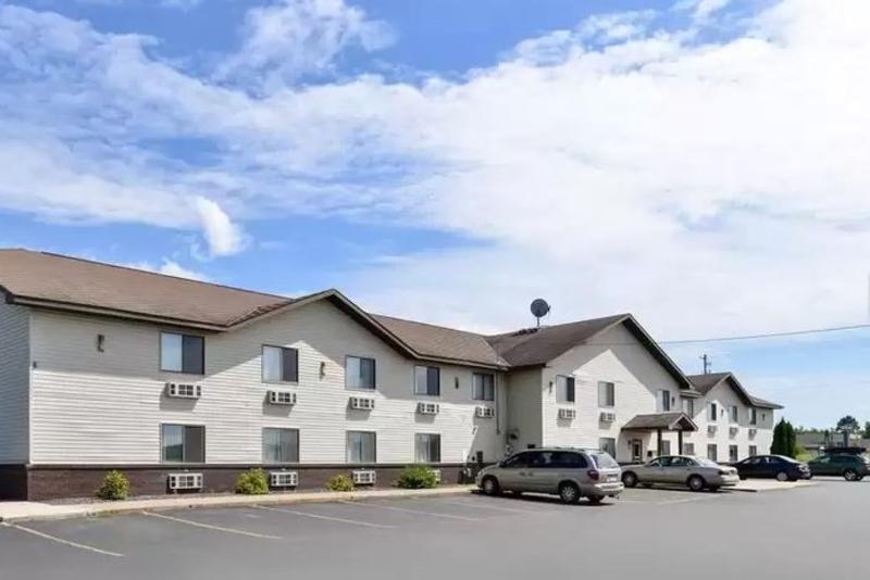 Rodeway Inn Hibbing Exterior photo