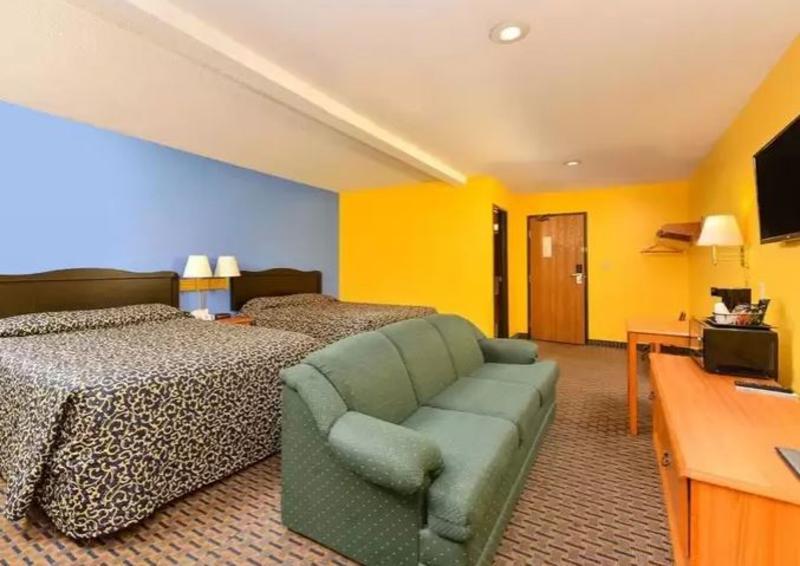 Rodeway Inn Hibbing Exterior photo