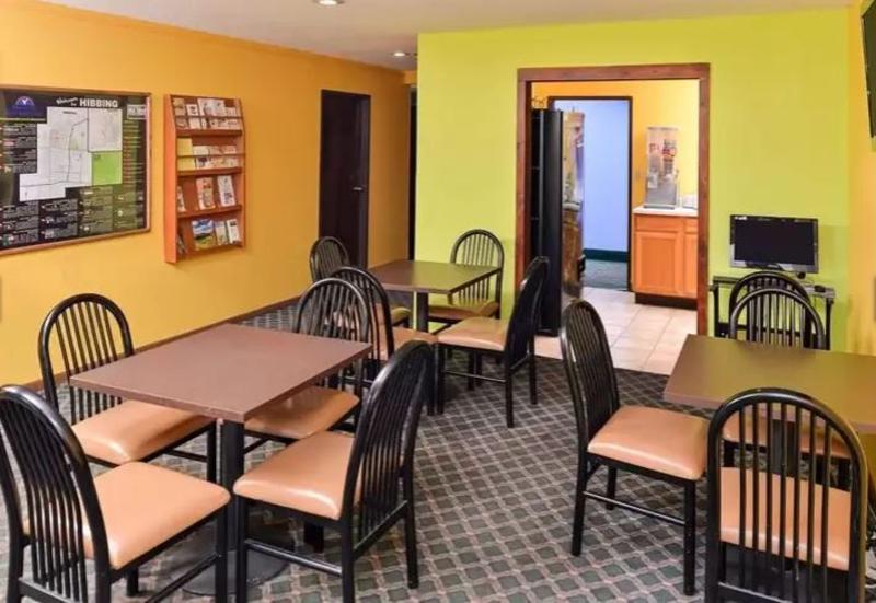 Rodeway Inn Hibbing Exterior photo